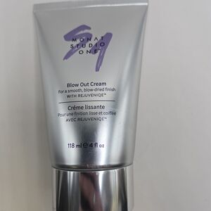 Studio One Blow Out Cream - Silver
